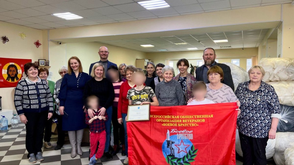 Александр Перминов наградил волонтеров в Тайцах | Законодательное ...